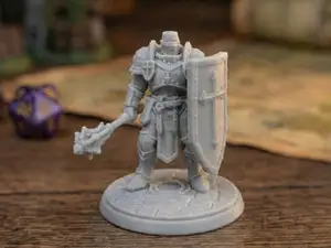 Imperial Armored Paladin with Mace & Shield - 32mm