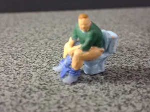 Mann auf Toilette 1:87 1:32 1:16