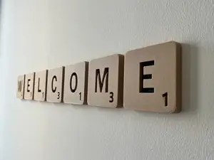 Scrabble off the wall - Walldesign