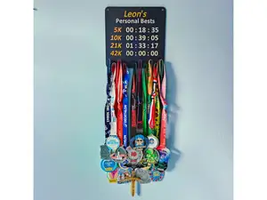 Customizable running medal holder