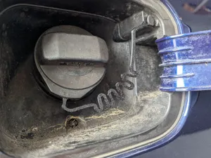 VW Skoda Audi Halteband Kraftstofftank-Deckel VAG