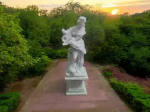 garden statue