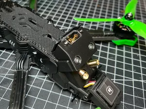 Nazgul Evoque F5 V3 – Versetzter XT60-Halter