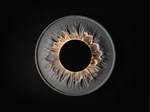 Iris lamp