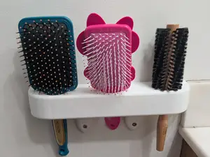 HairBrush_WallMount