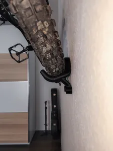 MTB wall mount wheel support