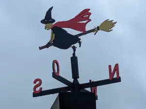 Funktionierende Wetterhexe - Wetterfahne