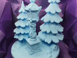 Frozen Lamplight Moment