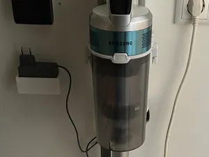 Samsung Jet - Power plug holder