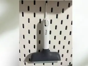 gancho IKEA Skadis para herramienta rodillo cricut