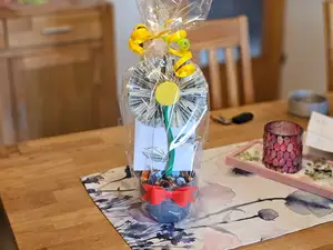 Geld Geschenk Blume