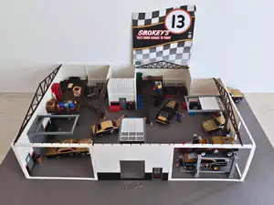 1:64 Scale Modular Garage Diorama