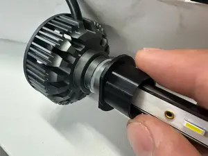 CLIP FARO AUTOMOBILE