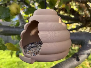 'The Hive' Bird Feeder
