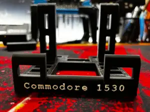 Stojak na magnetofon Commodore