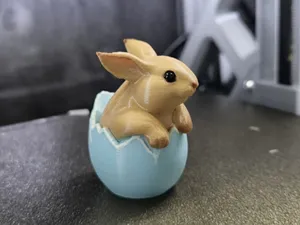 Ostern Hase aus dem Ei