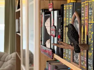 Raven on Branch | Bookshelf Decor