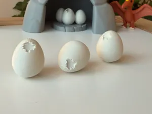 Speckled egg / hatching egg