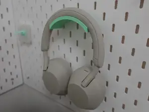 Customizable Peg Board Headphone Holder可定制的洞洞板耳机支架