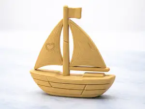 Romantisches Segelboot fuer maritime Dekotraeume
