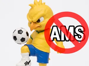 Canarinho Pistola na embaixadinha