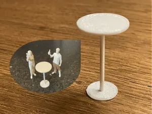 Kleiner Stehtisch