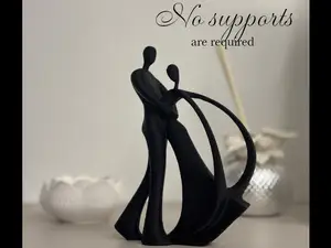 Couple valentine statue