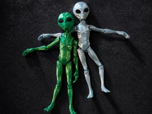 Articulated alien