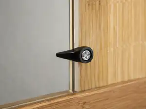 Cabinet Glass Pane Clip (Customizable Dimensions)