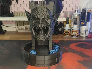 Ork Würfelturm–Für faire Rolls und schlechte Laune