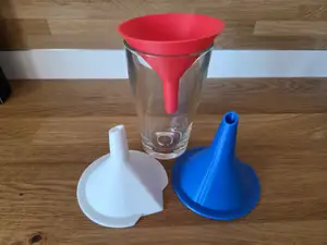 Parametrischer Trichter mit optional. Ausgusslippe