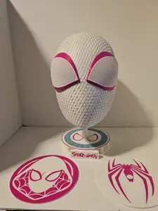 Spider Gwen Helmet Stand w/changeable face plates