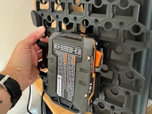 Ridgid 18v battery holder for GOEWS
