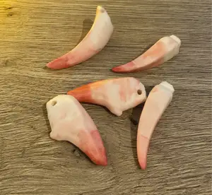Vampire Teeth (Necklace)