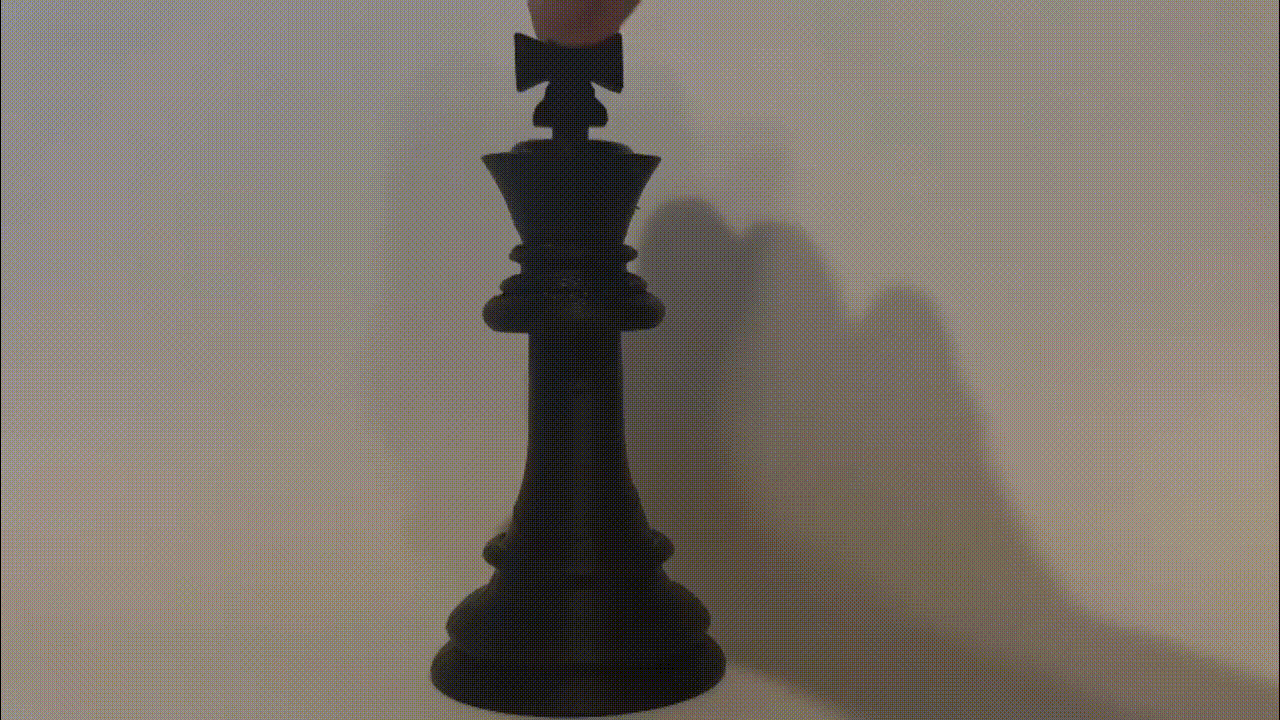 Chess King with "defeat animation" (lockable)