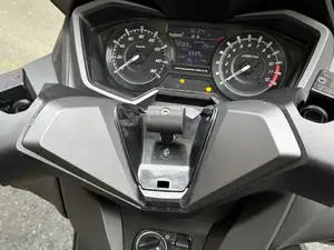 Support téléphone invisible pour Honda Forza