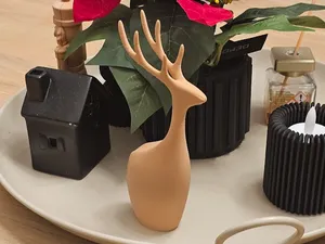 Minimalist Reindeer "Jasper" – Nordic Wood Style