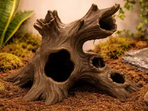 Hollow Tree Stump Hide – Multi-Entrance