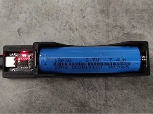 Box con modulo TP4056 e ricarica batterie 18650