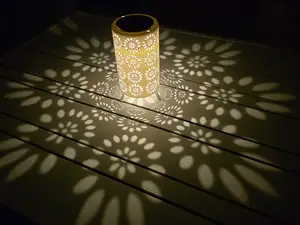 Solar Gartenlaterne florales Muster