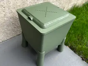 Composting Worm Bin/Tower -Modular and Expandable