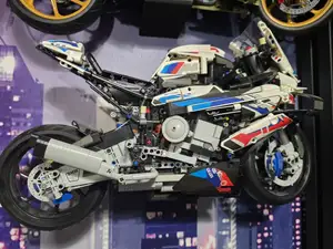 LEGOs 42130 Technic BMW M 1000 RR Wal Mount