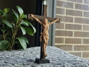 Cristo en la Cruz crucificado - geométrico