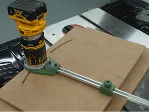 Palm Router Circle Cutting Jig