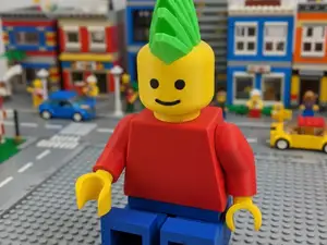 H2/A2L Size Brick Figure XXL 21:1 size with Mohawk
