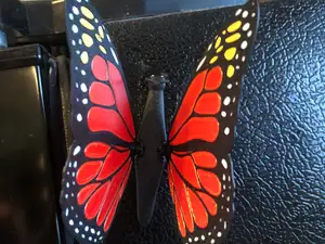 Monarch Butterfly - Adjustable Wings Magnet