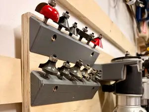 Router bit storage - wall mounted 1/4" collet