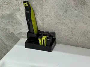 One blade and combs holder and organizer