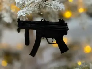 MP5 Submachine Gun Christmas Tree Ornament