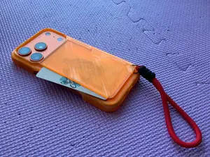 iPhone 17 Pro 手机壳 背后带卡槽
